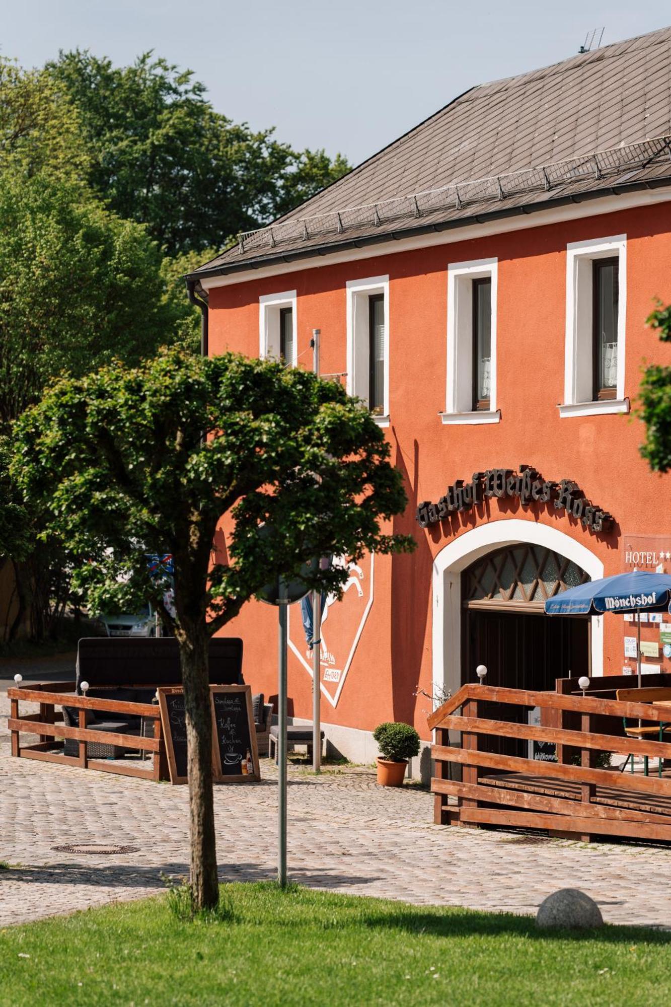 Hotel Weisses Ross Konnersreuth Екстериор снимка