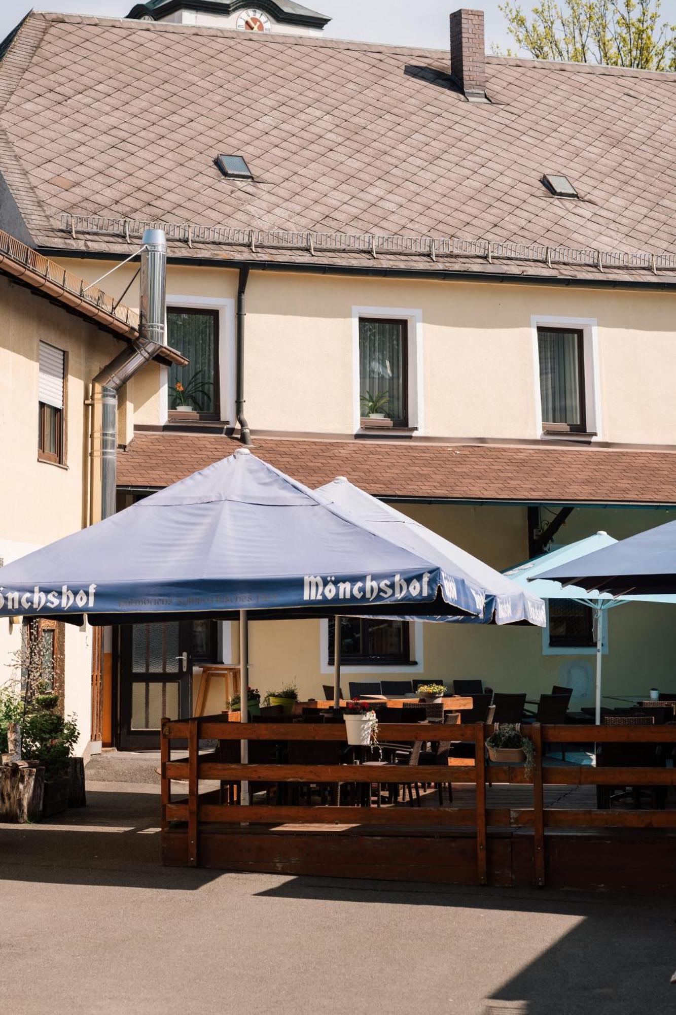 Hotel Weisses Ross Konnersreuth Екстериор снимка