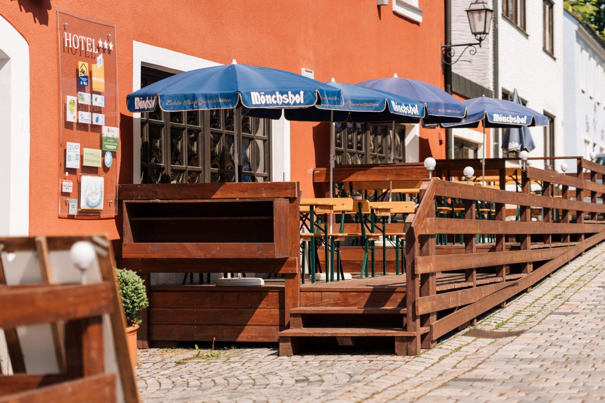 Hotel Weisses Ross Konnersreuth Екстериор снимка