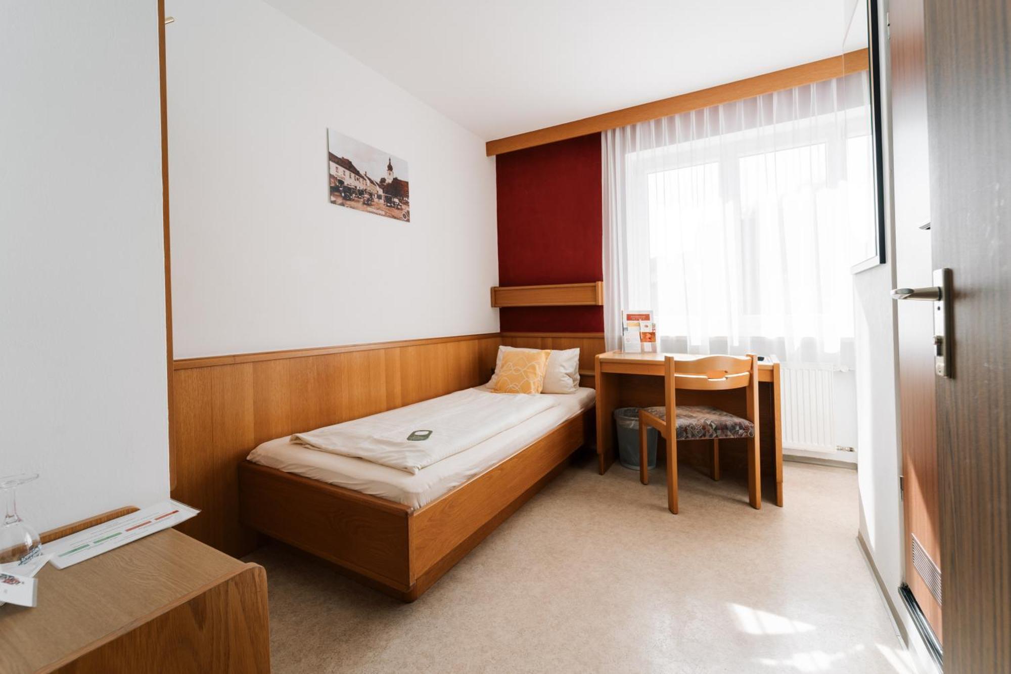Hotel Weisses Ross Konnersreuth Екстериор снимка