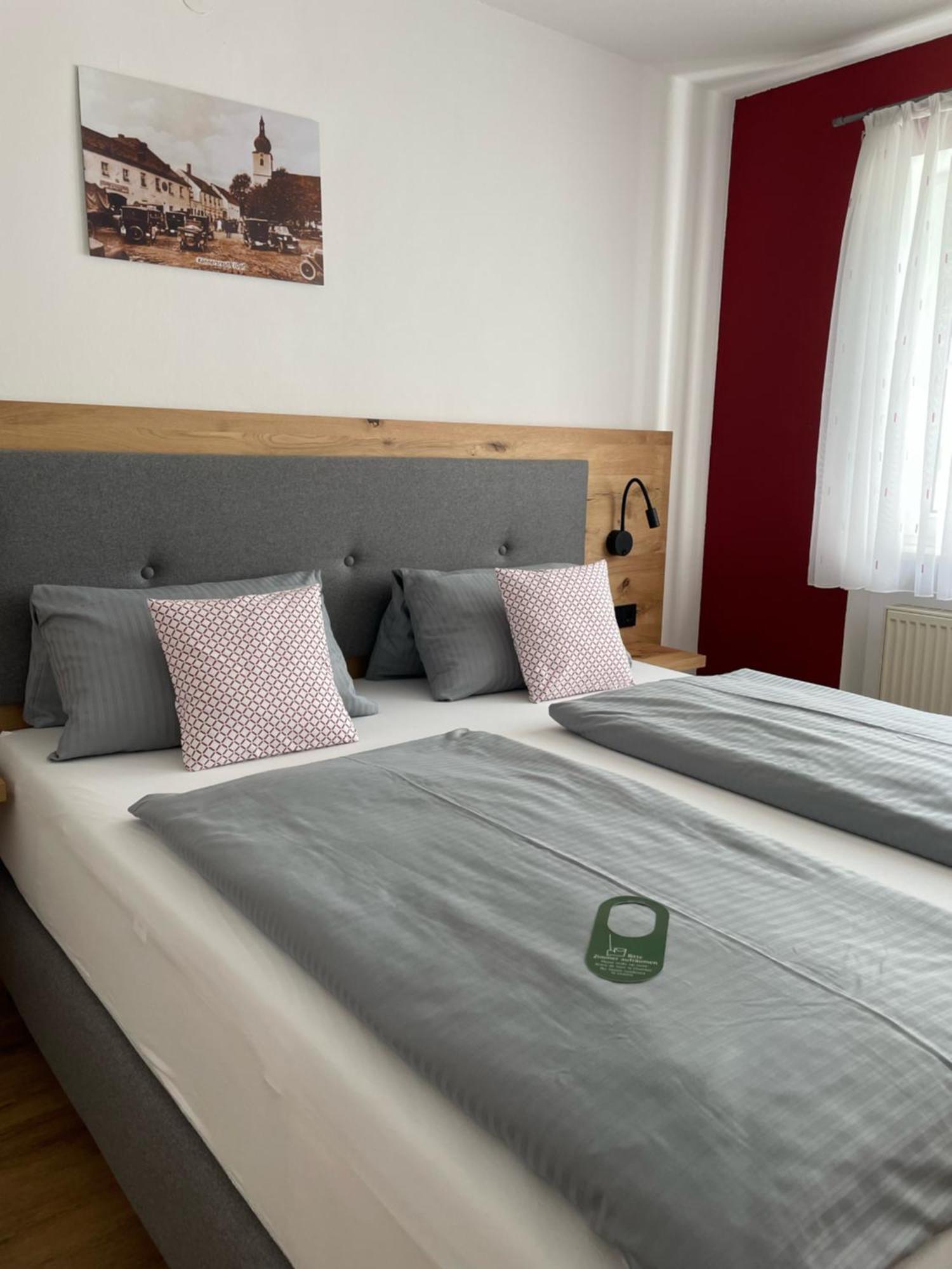 Hotel Weisses Ross Konnersreuth Екстериор снимка